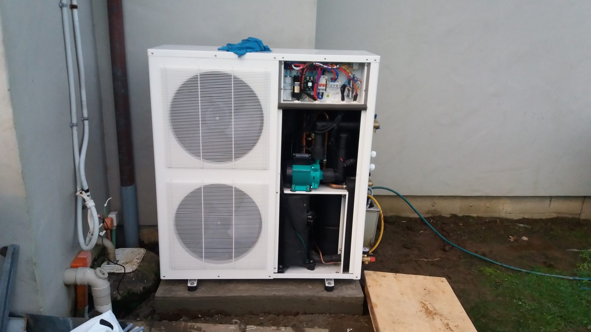 Gas Pool Heating Solutions With Integrated Heat Pump Pool Heating Ltd
